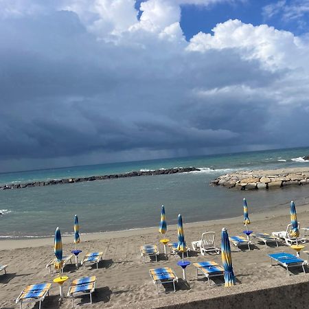 Bistrot Del Mare Appartement Santo Stefano al Mare Buitenkant foto